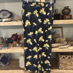 LOFT Black and Yellow Wide Leg Pants Size S but could fit Medium too 100% viscos